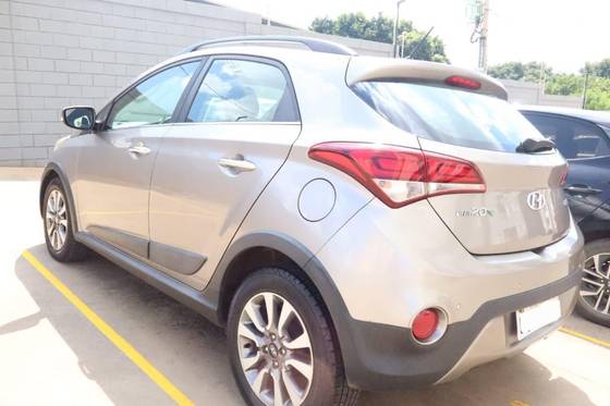 HYUNDAI HB20 1.6 PREMIUM 16V FLEX 4P AUTOMÁTICO HYUNDAI HB20 1.6 PREMIUM 16V FLEX 4P AUTOMÁTICO